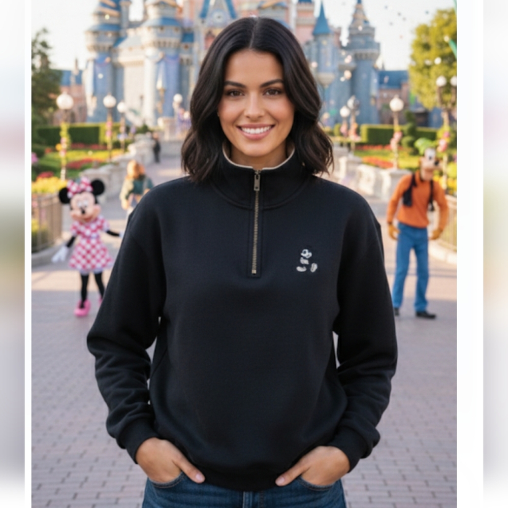 Y2K Walt Disney Wold  Black Half-Zip Unisex Mickey Mousse Sweater, Size S